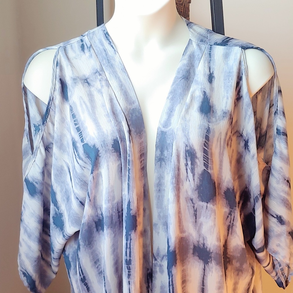 Cut out shoulder tie dye linen kimono